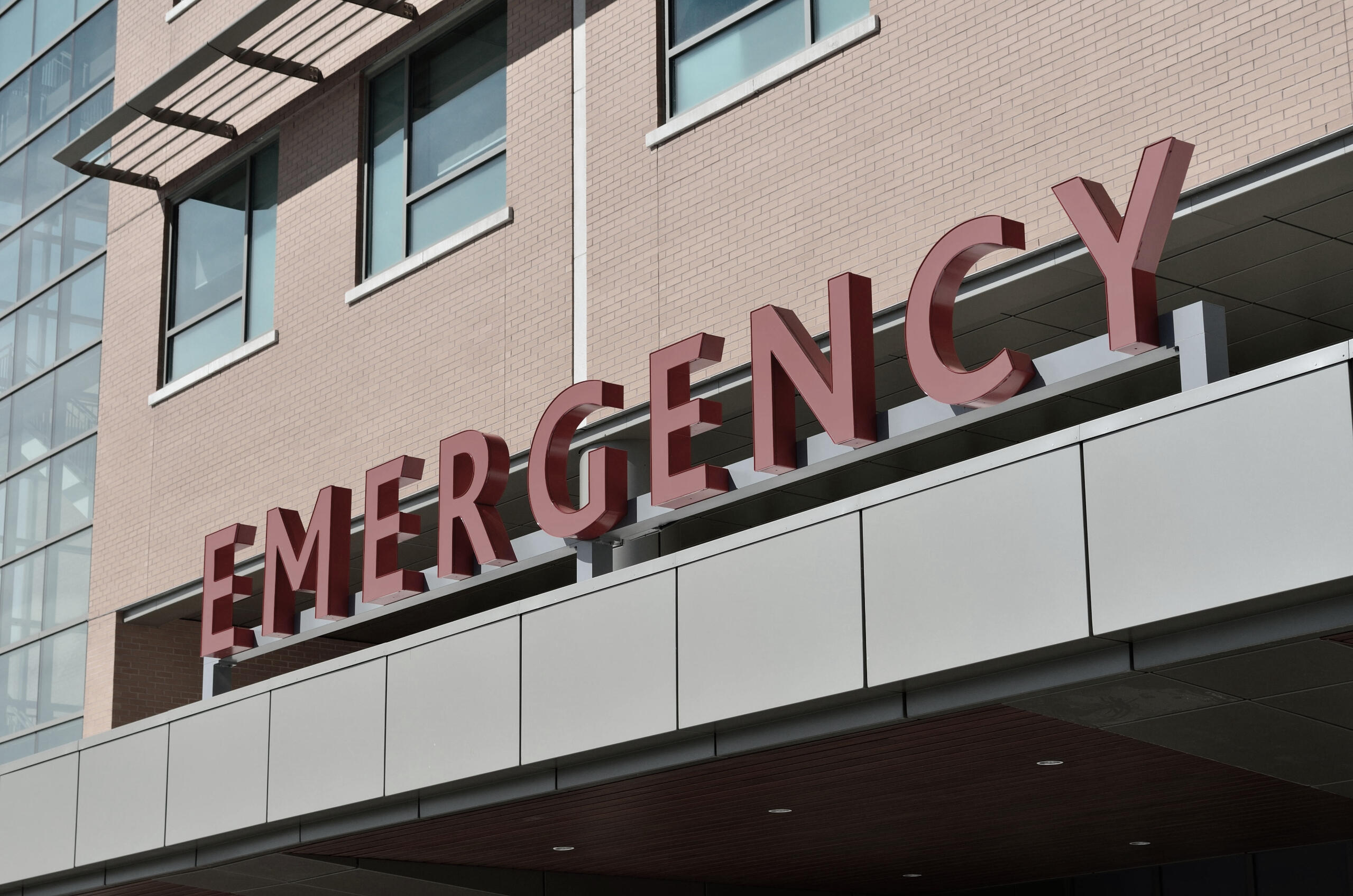 Photo by Pixabay: https://www.pexels.com/photo/emergency-signage-263402/